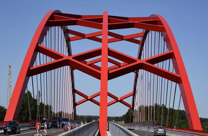 {Drogowcy oddali do użytku most w Ostródzie w ciągu drogi ekspresowej S7.}